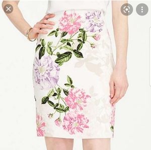 Ann Taylor Factory White Floral Pencil Skirt ♥